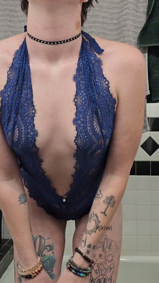 Can't get better than a milf in undergarment