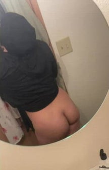 Wanna creampie this pinay ass