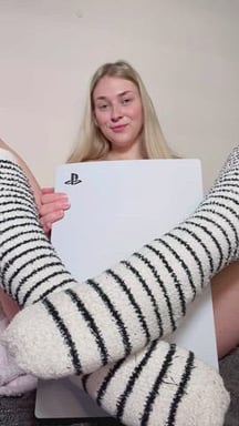 I[f] you spunk over I'll let you play with my vagina and my Ps5 ;)