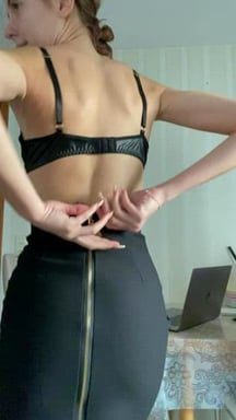 Bubble ass of fresh teen secretary