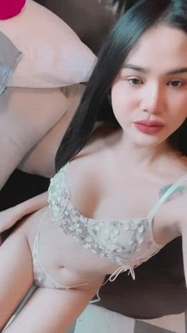 Hi to the same 4 studs who see me stripping half naked