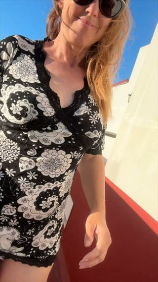 The younger neighbour downstairs said this dress is too short - and it looks a lot better on the floor F48