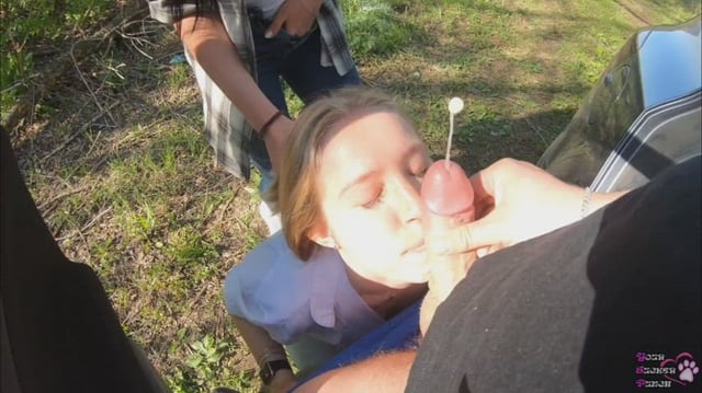 (FFM) Outdoor cum facial while her friend rubs her cunt