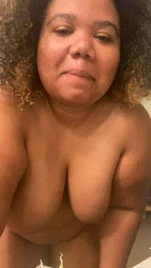 Gave my Chubby thick behind a lil Spank