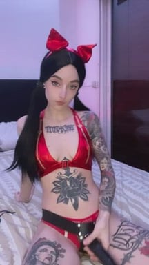Mommy want your shrimp caged n u jumping on my bbc [oc] [domme]