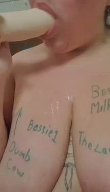 Bessie cow showing off her deepthroat skills. Message me to get milked cows.