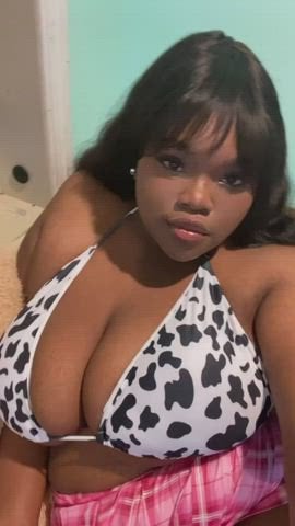 22F  What would you do to this mocha princess?