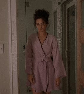 Jenny Slate disrobes