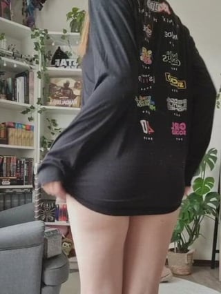 Could I interest you in a video night? [F]